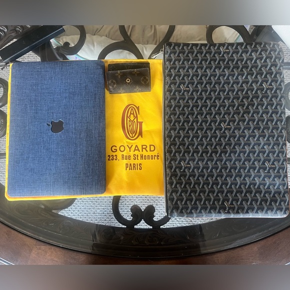 Mint genuine Goyard computer bag